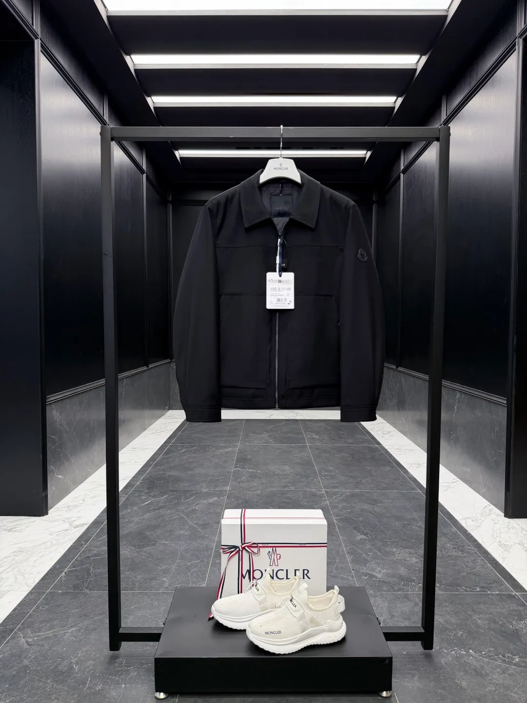 ⬆️Moncler . . , . 🎁 .( . . . . . . ) . . ⚠️ . NFC . . / / / . ， ， 。 ： ， ， 。 ， ， ， 。 ： • • • • logo • Size：1-5 Black D 00730（3888）